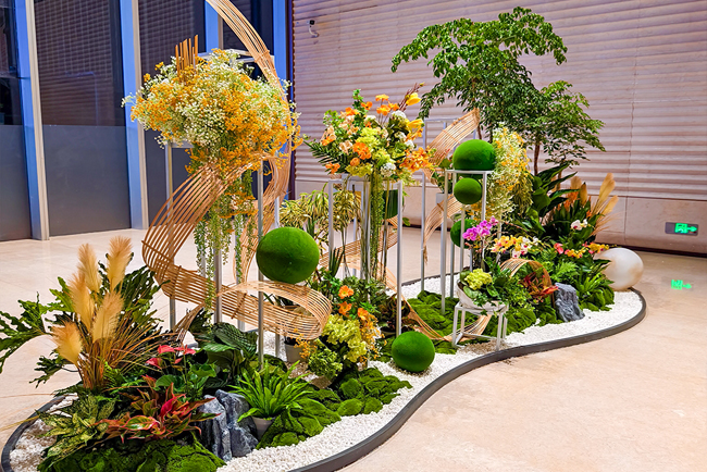 粤胜广场大堂植物美陈——绿色共融激活商业空间
