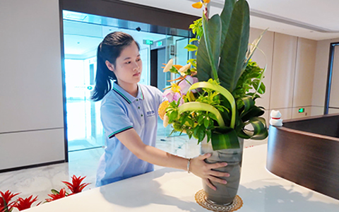 丽芳园林花艺师林晓香：以花为笔，让商务空间有了温度